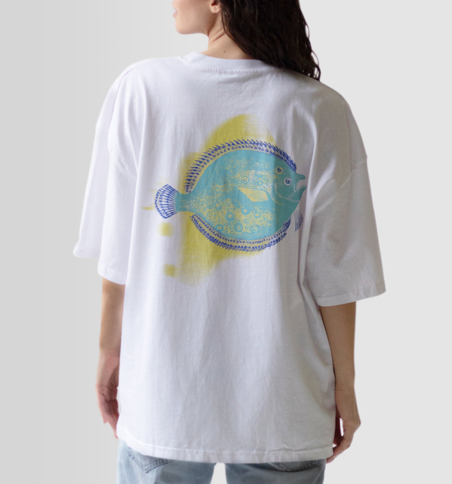 White t-shirt with fish print |