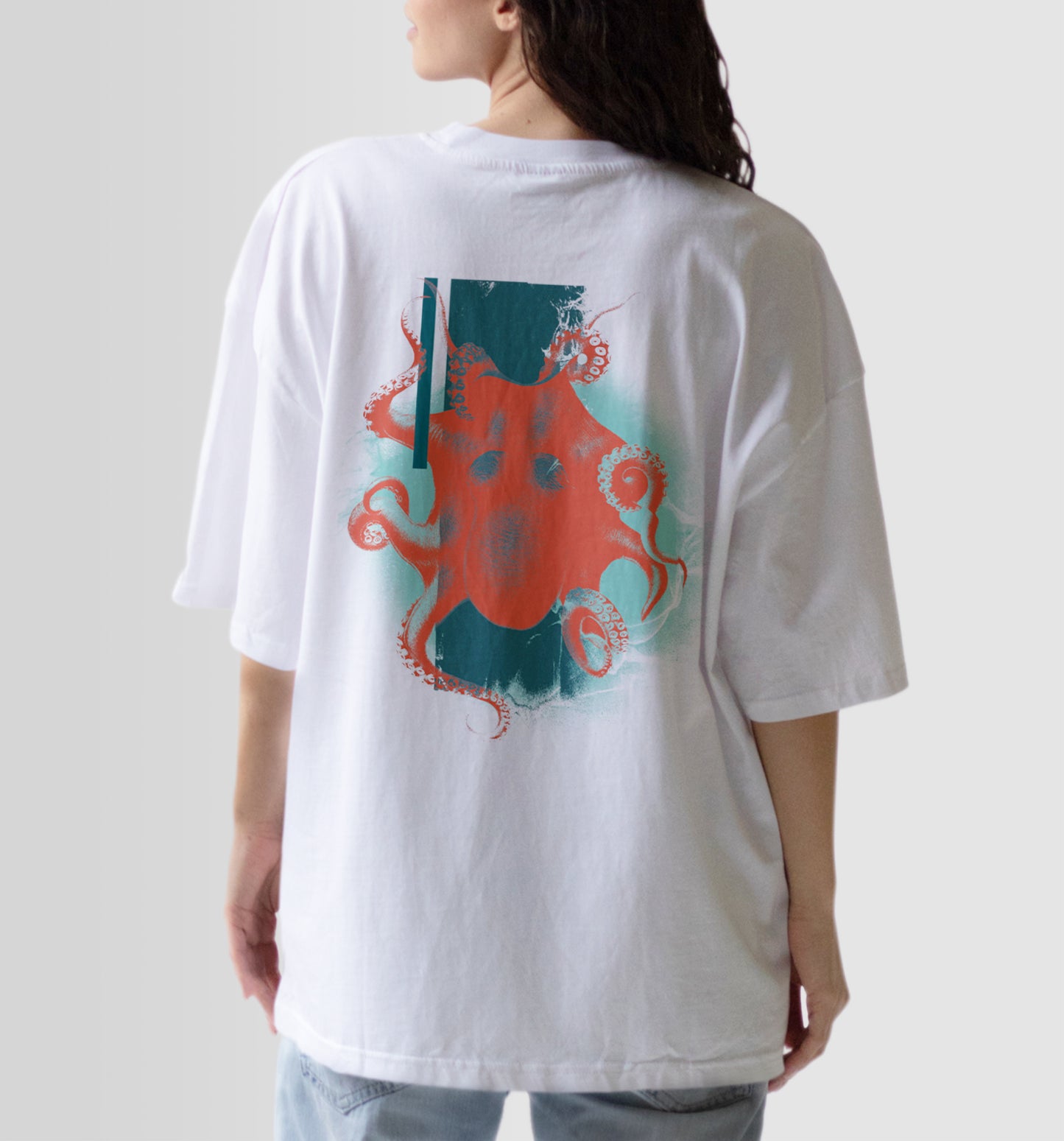 White t-shirt with octopus print |