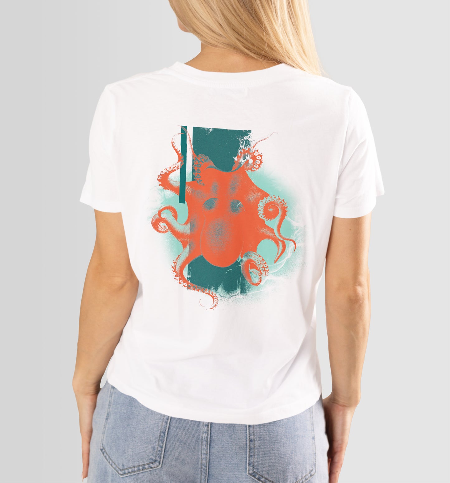 White t-shirt with octopus print |