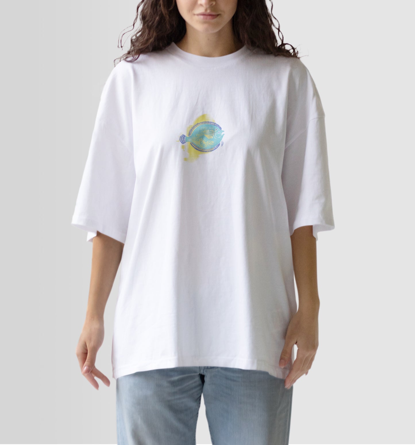 White t-shirt with fish print |