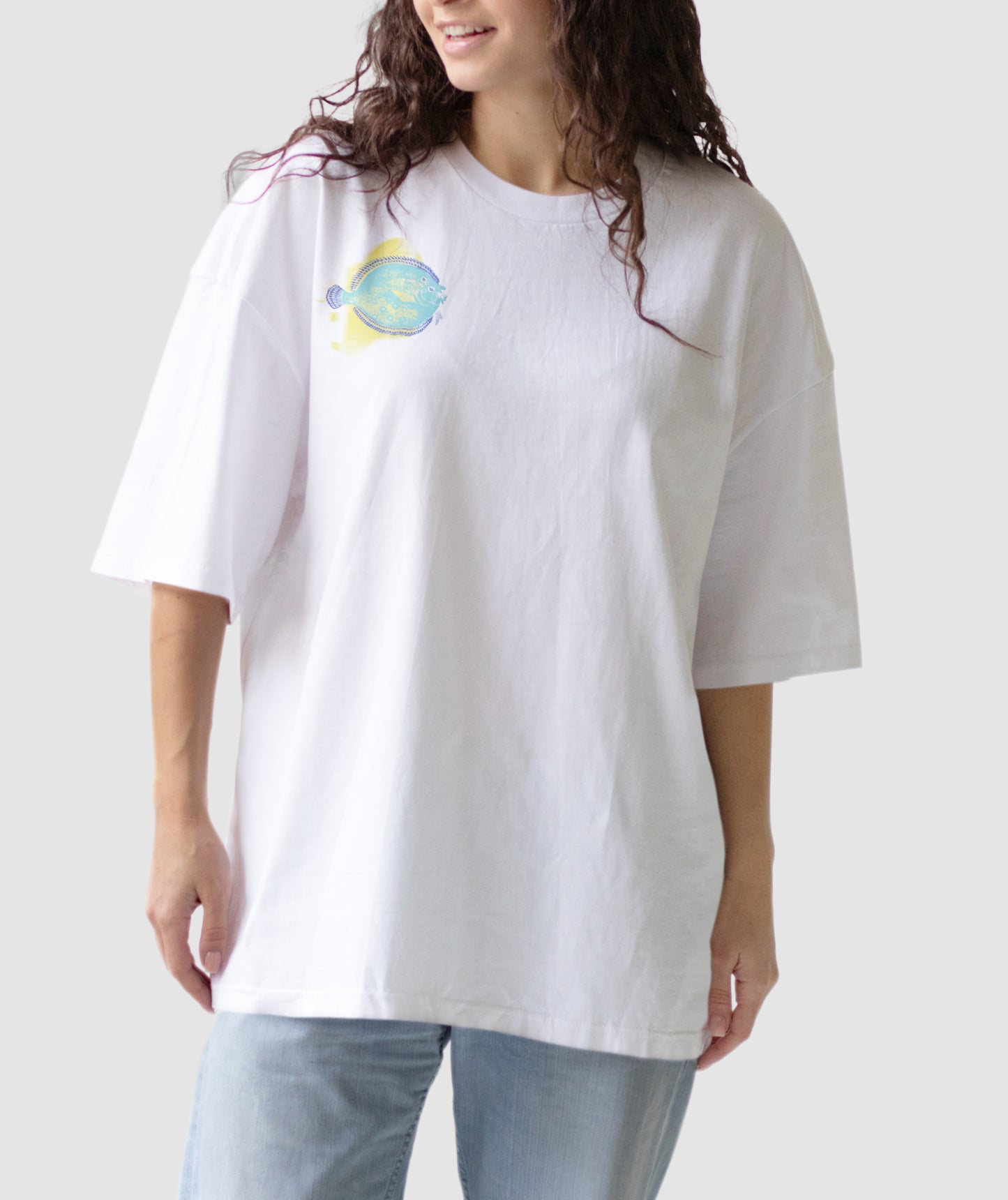White t-shirt with fish print |
