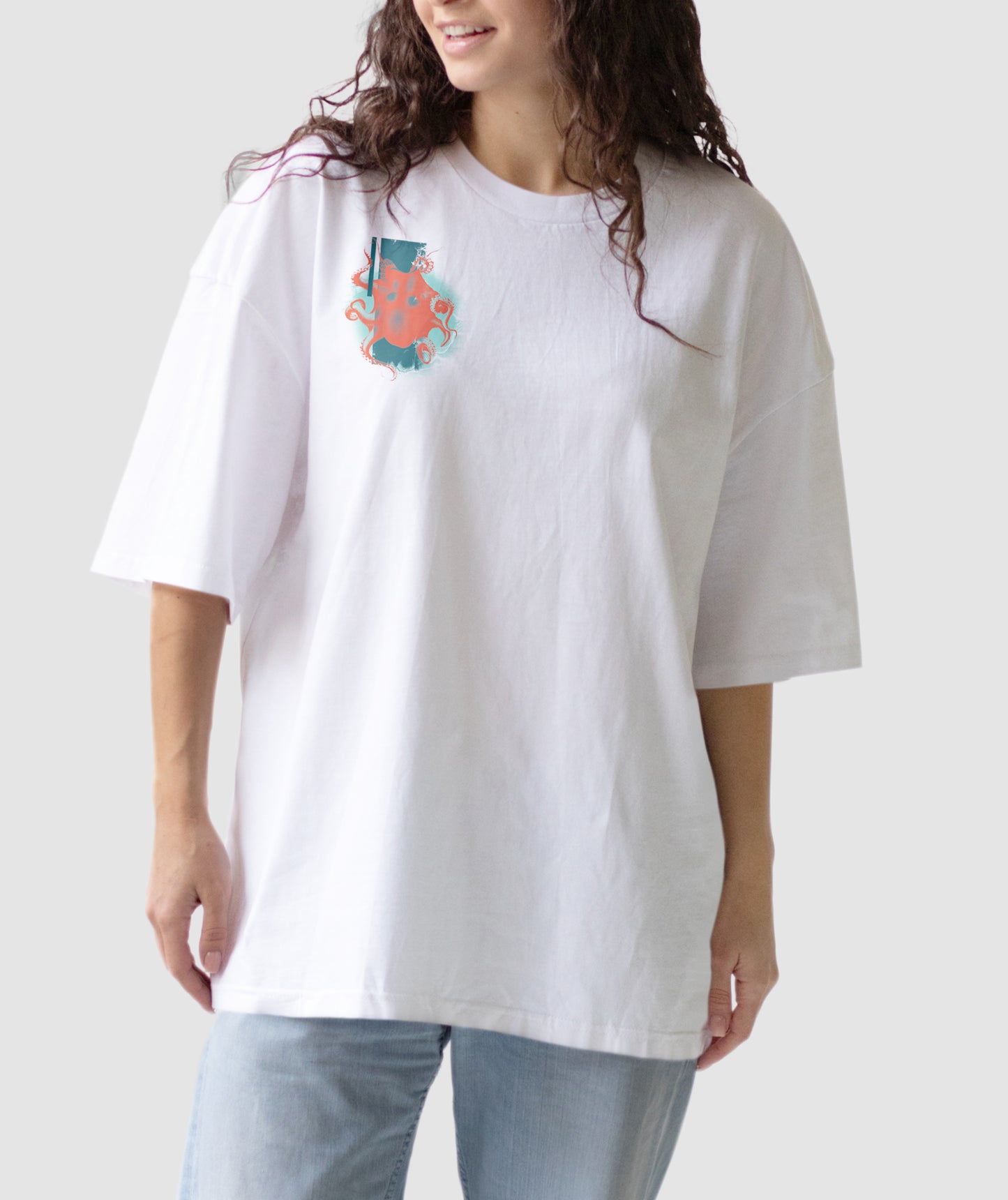 White t-shirt with octopus print |